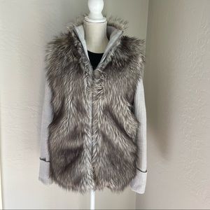 Express Faux Fur Sweater in Gray Size: M
